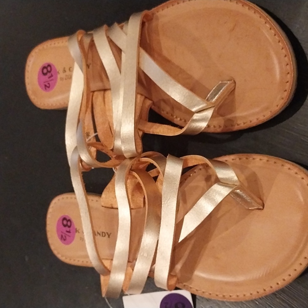 LADIES ROCK & CANDY BY ZIGI, STRAPPY LADIES GOLD THING SANDALS, SZ 8.5